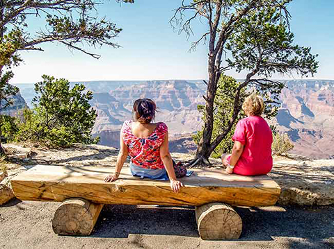 Relaxing on the rim walk at Grand Canyon South Rim